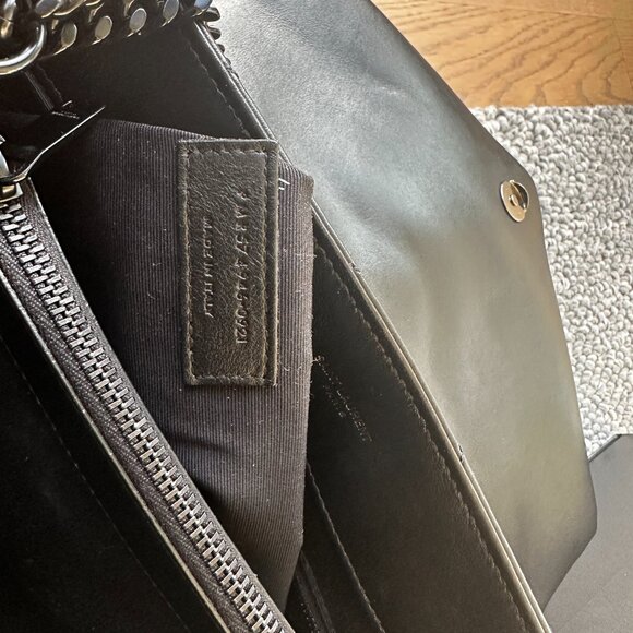 Saint Laurent Matelassé Leather Shoulder Bag (Black, Large) - Authentic - Picture 10 of 11